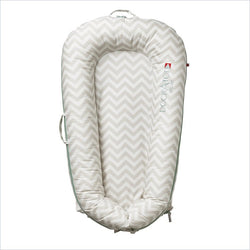 DockATot Deluxe Dock (0-8M) in Silver Lining (chevron)